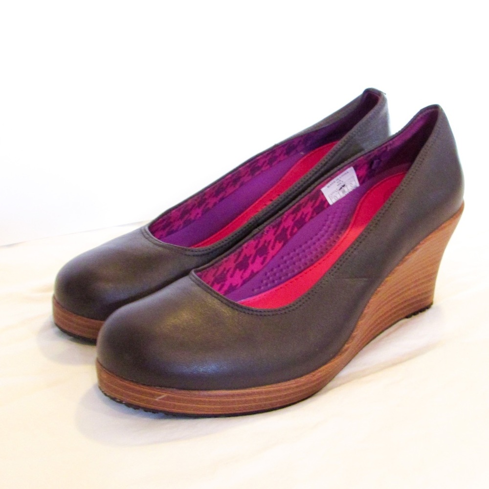 Crocs A-Leigh Brown Wedges, size 8.5